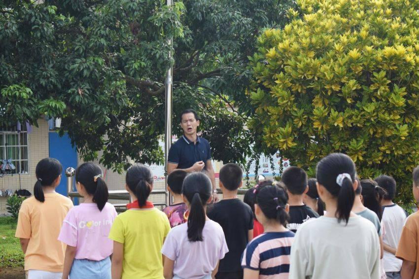 卡通汽车拼拼看